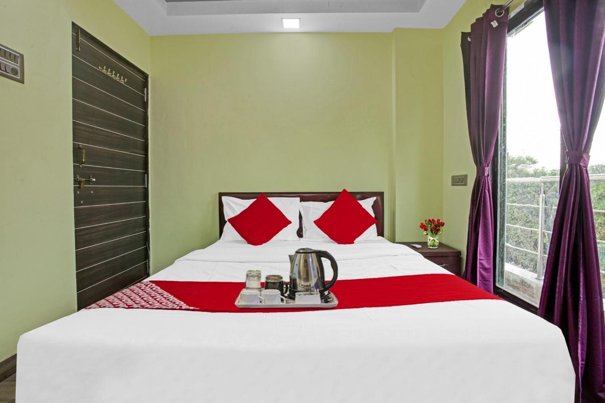 Hotel O Om Sai Residency Lodging And Boarding Taloje Budrukh Buitenkant foto