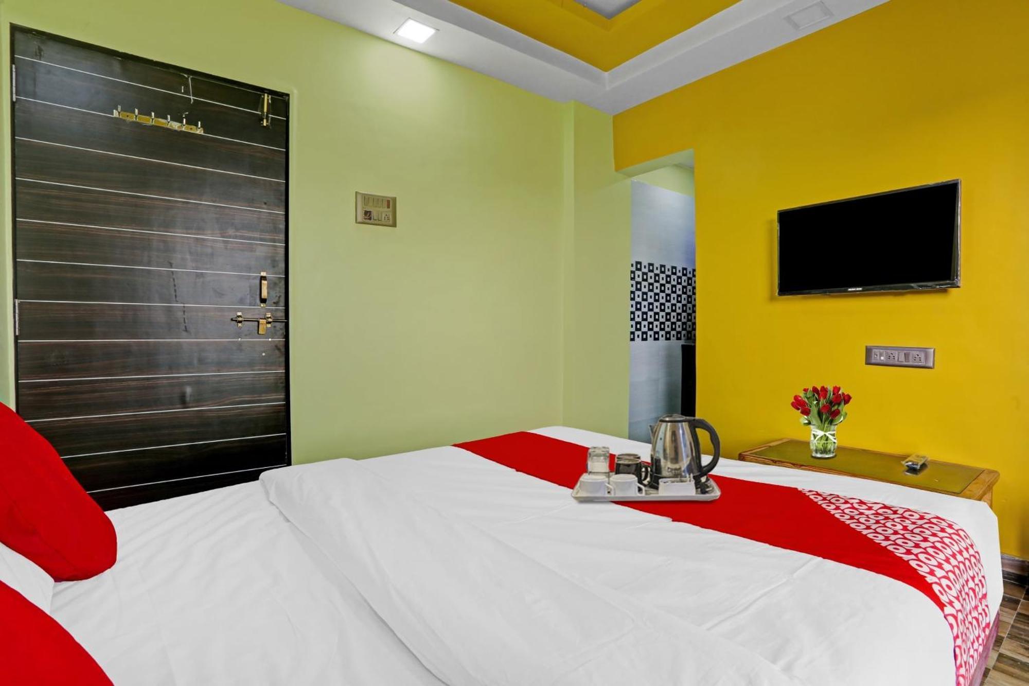 Hotel O Om Sai Residency Lodging And Boarding Taloje Budrukh Buitenkant foto