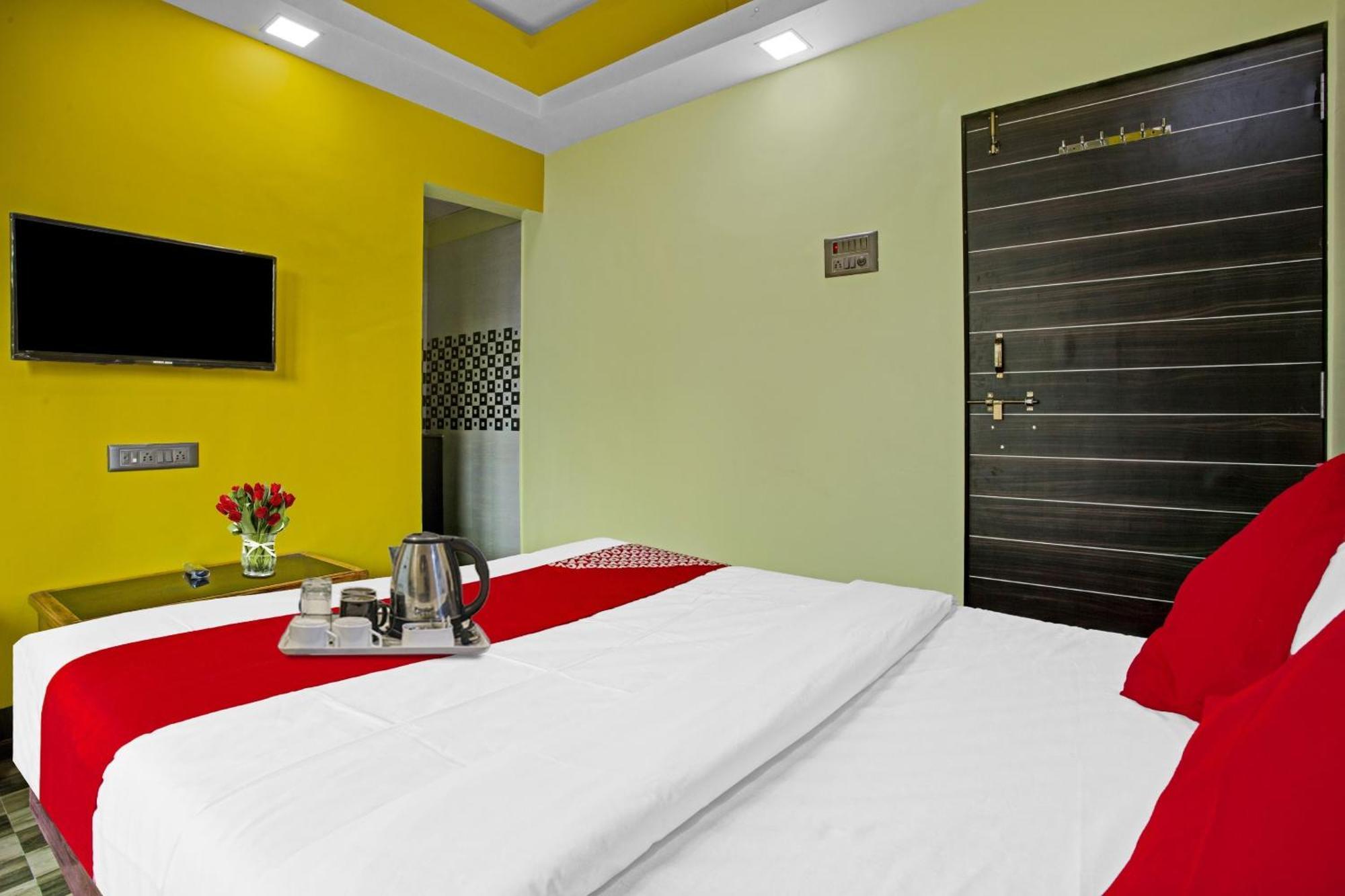 Hotel O Om Sai Residency Lodging And Boarding Taloje Budrukh Buitenkant foto