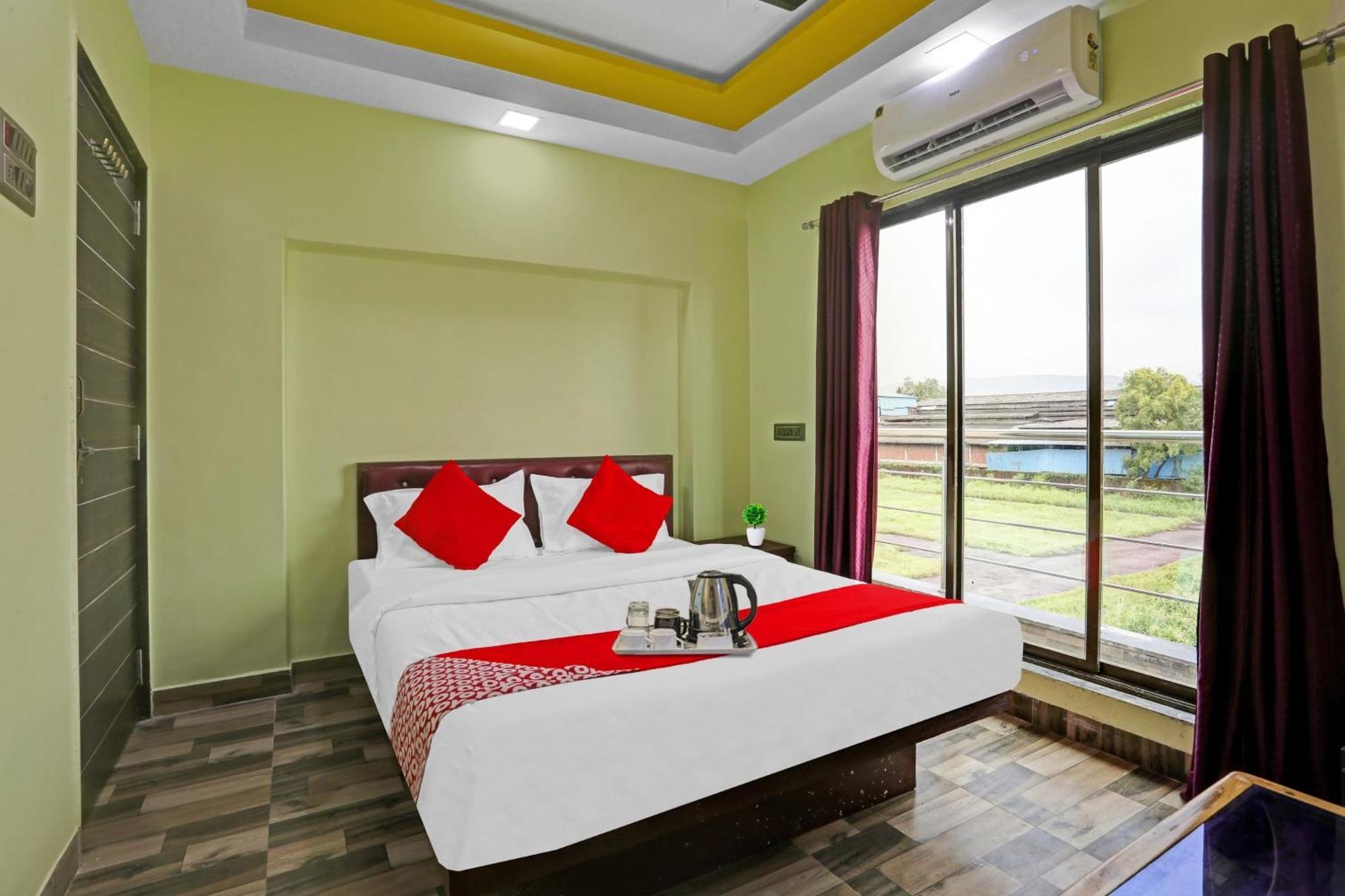 Hotel O Om Sai Residency Lodging And Boarding Taloje Budrukh Buitenkant foto