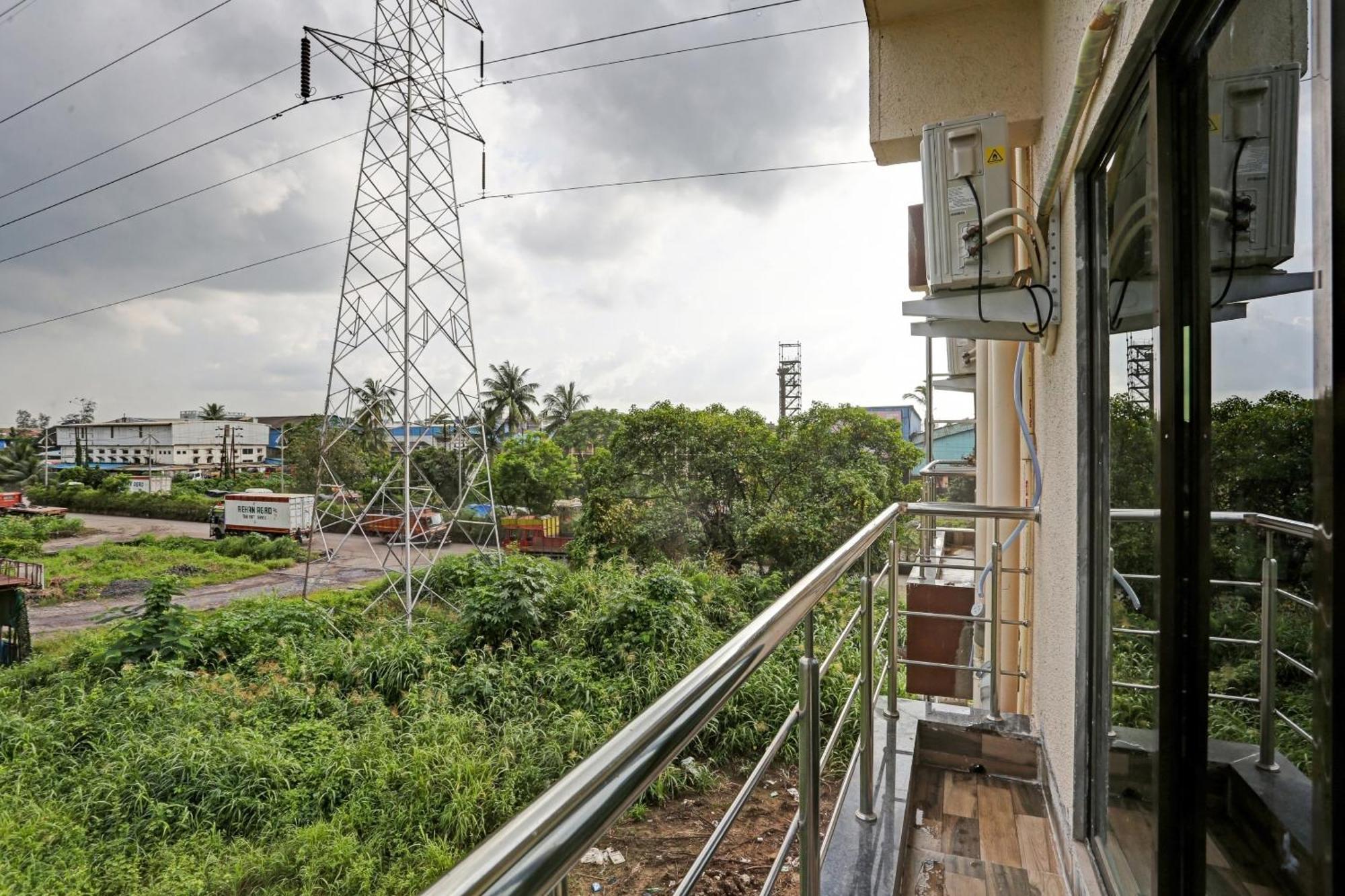 Hotel O Om Sai Residency Lodging And Boarding Taloje Budrukh Buitenkant foto